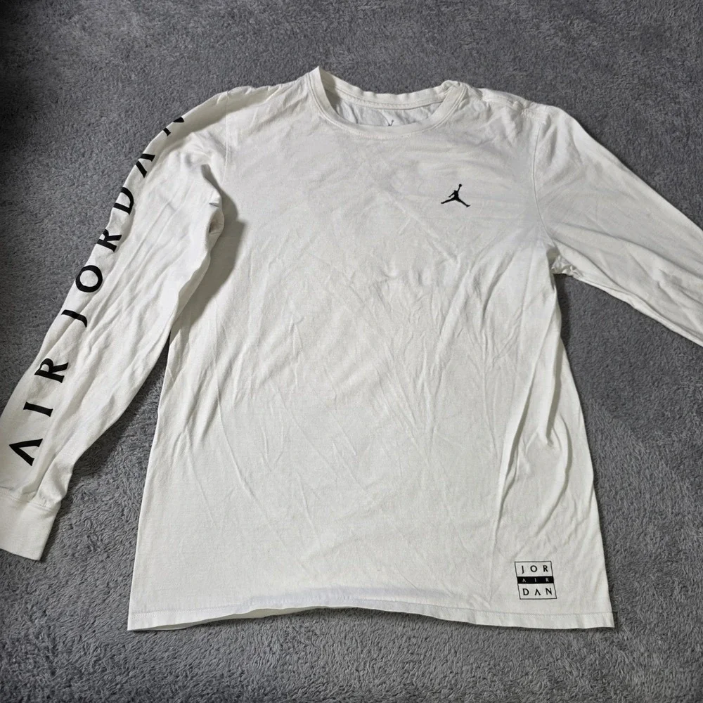 Jordan Mens Medium Long Sleeve T-Shirt White Jumpman Sleeve Graphic Logo
